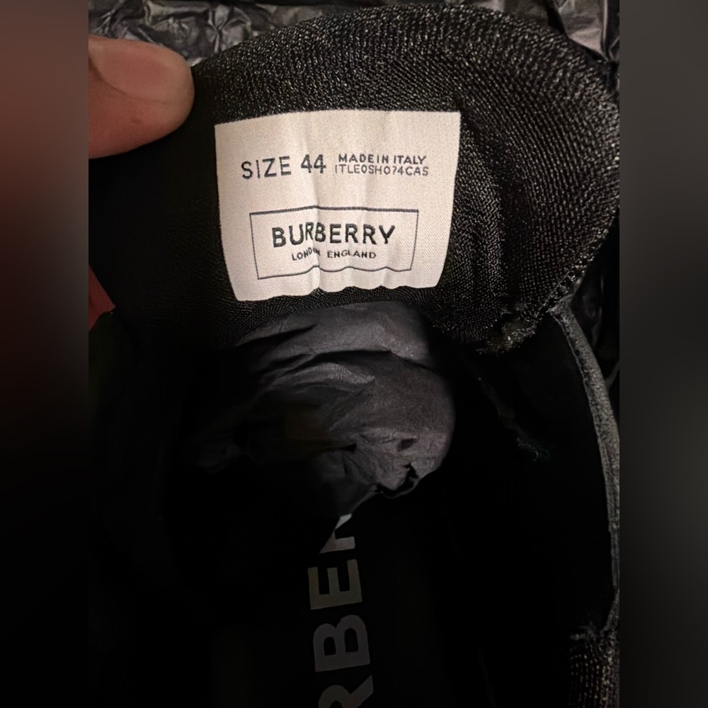 Burberry Men's Black and Red Sneakers with Plaid Detail - Picture 7 of 8
